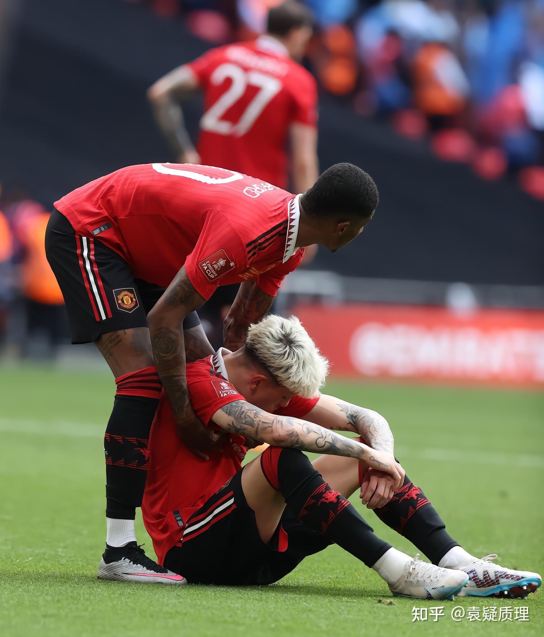 关于足总杯赛程吃紧，曼城集结日再遭质疑，质疑声仍在，医务组通报恢复的信息